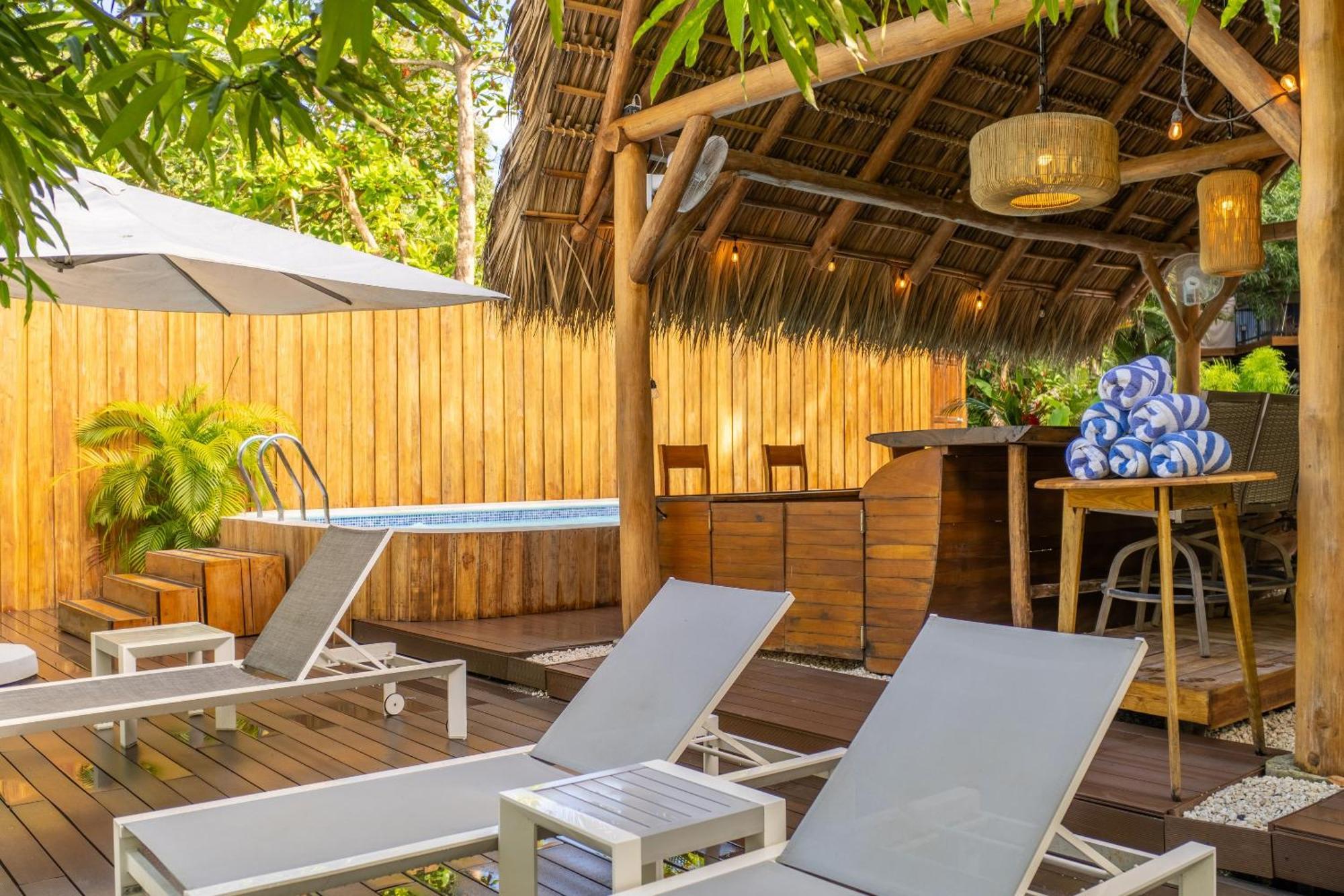 Isla Chiquita Glamping Hotel باكيرا المظهر الخارجي الصورة